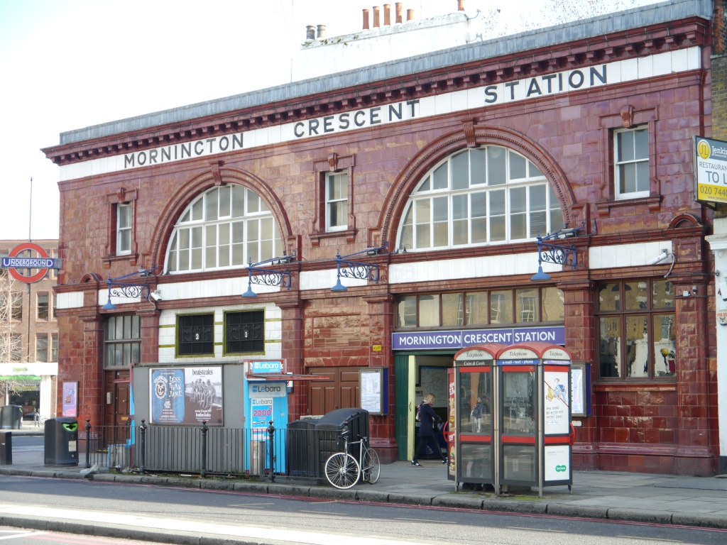 mornington crescent tube station